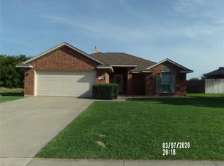 705 Wolf Creek Dr, Cleburne, TX 76033