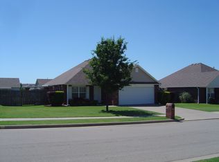 715 N Shannon Dr, Bartlesville, OK 74006