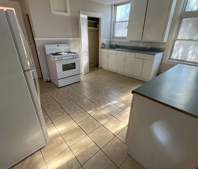 411 Laurel Hill Ave #201 — Photo 1