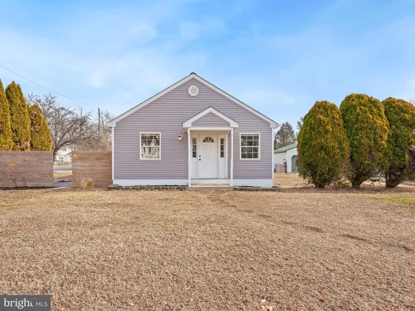 3011 Naamans Creek Rd, Upper Chichester, PA 19061