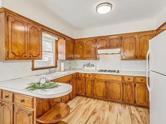 2nd image of 1349 Allen Ave