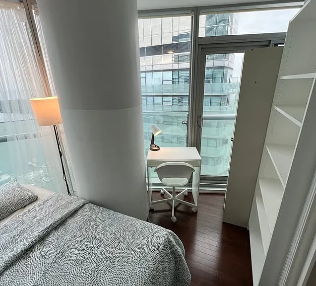 14 York St #2105A — Photo 2