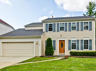 1157 Hampton Ln, Mundelein, IL 60060