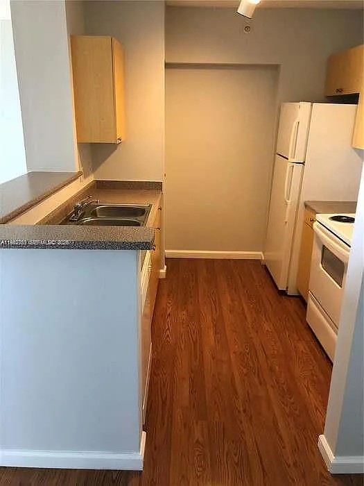 1 bed, 1.5 bath, $1,850 — Photo 4