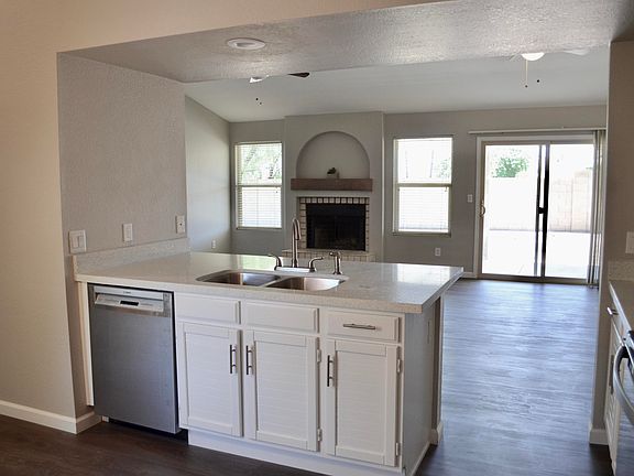 4th image of 1531 E Sequoia Dr