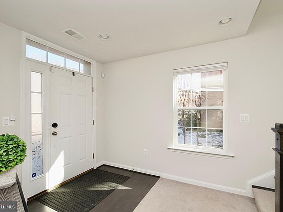 4th image of 7812 Crescent Park Dr
