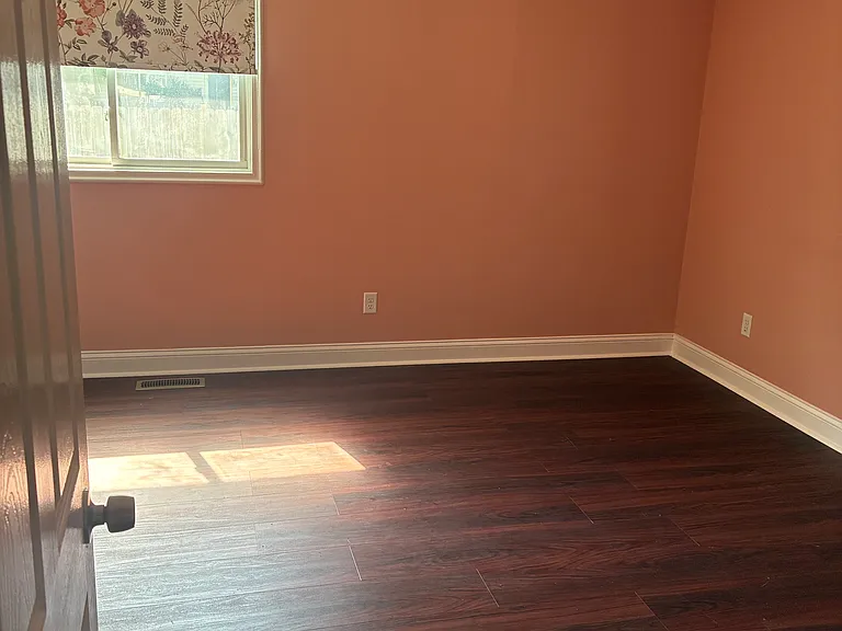 385 Riviera Ct — Photo 12