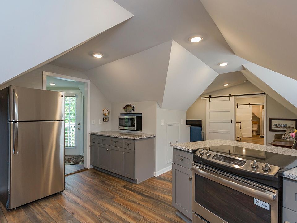 Beautiful Kitchen - New appliances