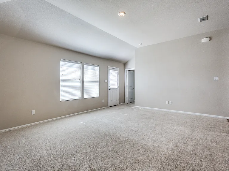 6020 Halton Dr — Photo 3