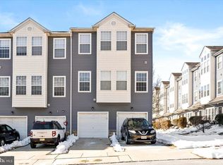 13 River Ln, Delanco, NJ 08075