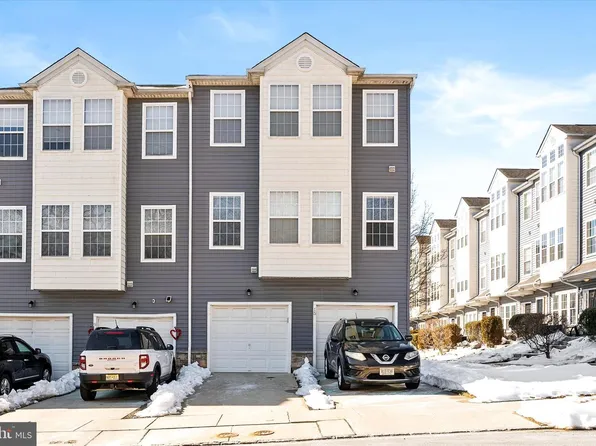 13 River Ln, Delanco, NJ 08075