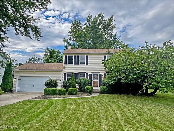 2nd image of 3061 Greenwich Ln