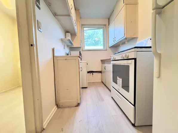 216-25 73rd Avenue image 12 of 32