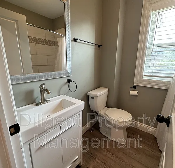 203 Rubidge St #201 — Photo 25