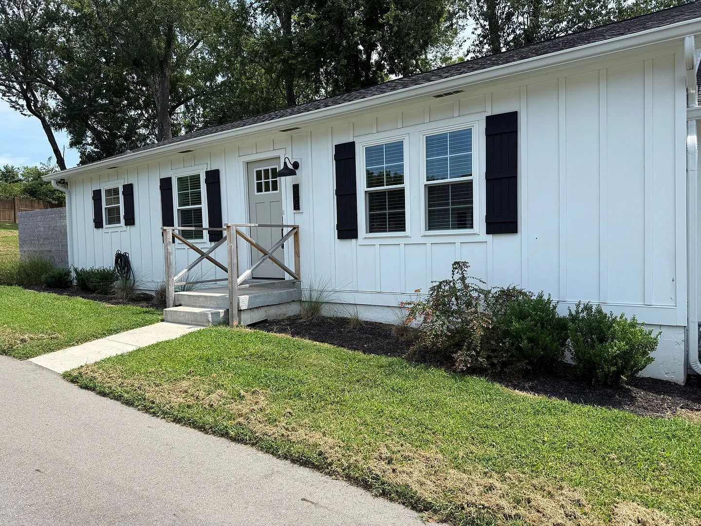 Super Cute Duplex — Photo 3