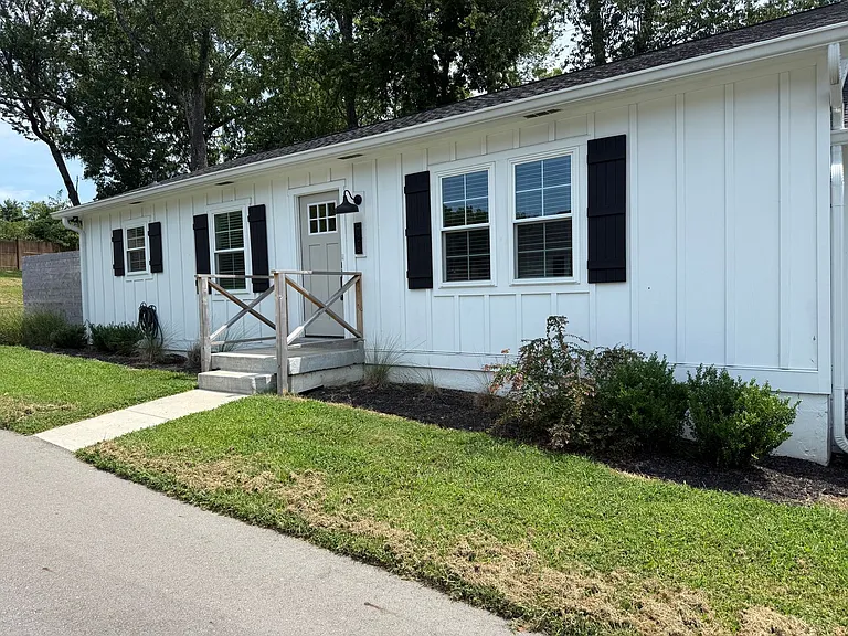 2128 Sharondale Dr #F — Photo 3