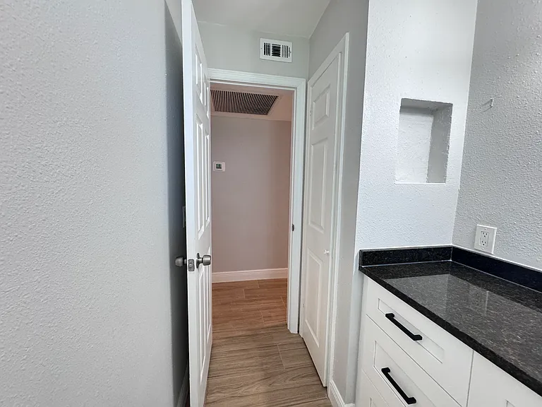 662 Union St #1A — Photo 16