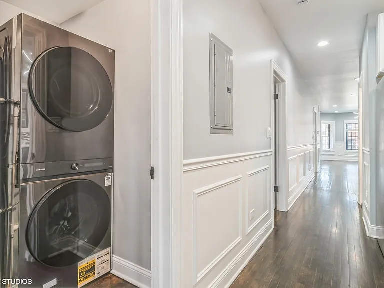 3332 N Hamlin Ave #1 — Photo 1