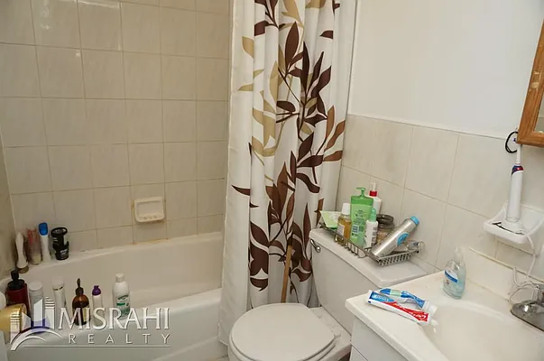 Rented by J Misrahi Realty Corp | media 28