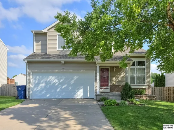11103 Black St, Omaha, NE 68142
