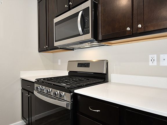 3rd image of 15217 NE 72nd Ave