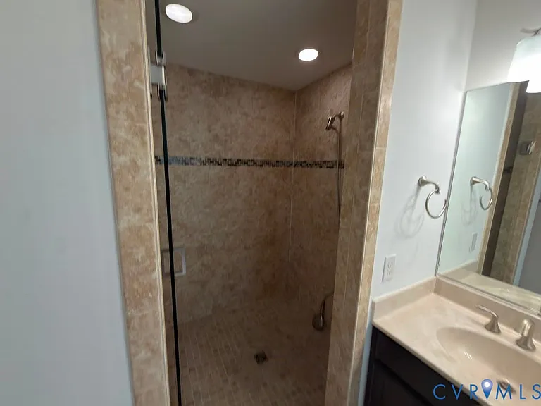 11403 Hayloft Ln — Photo 9