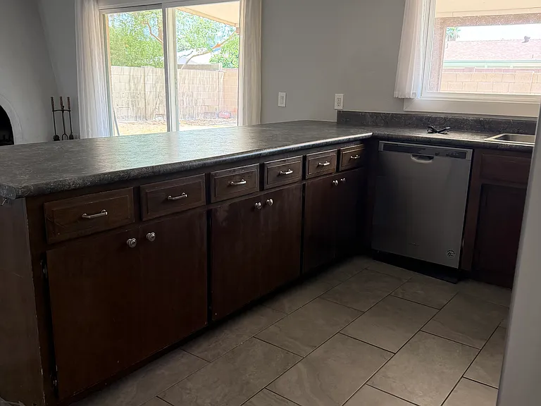 2349 E Alameda Dr — Photo 6