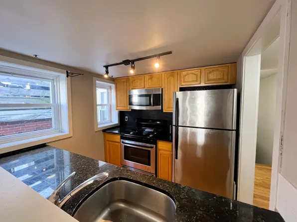 2000/2100 Christian St. Apartments