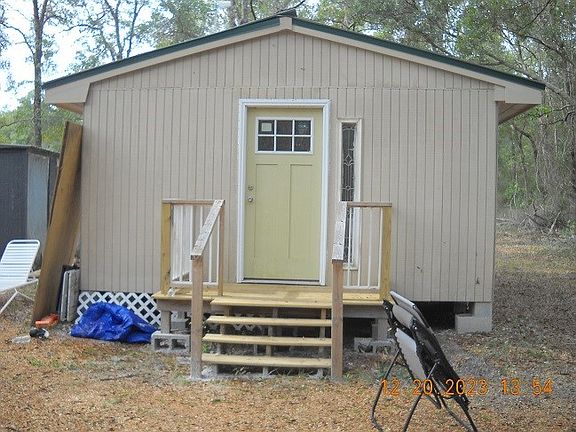 4th image of 862 NE 694th St