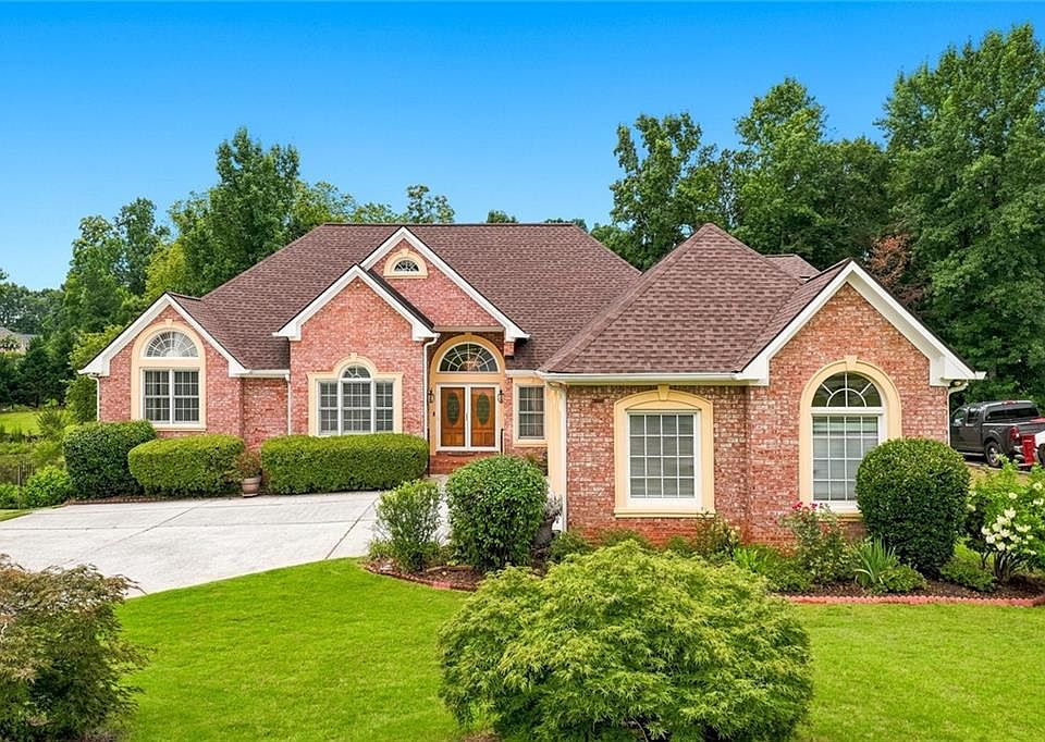 1st image of 4940 Highland Lake Dr