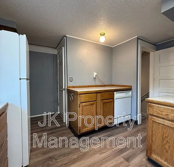 609 6th Ave N — Photo 33