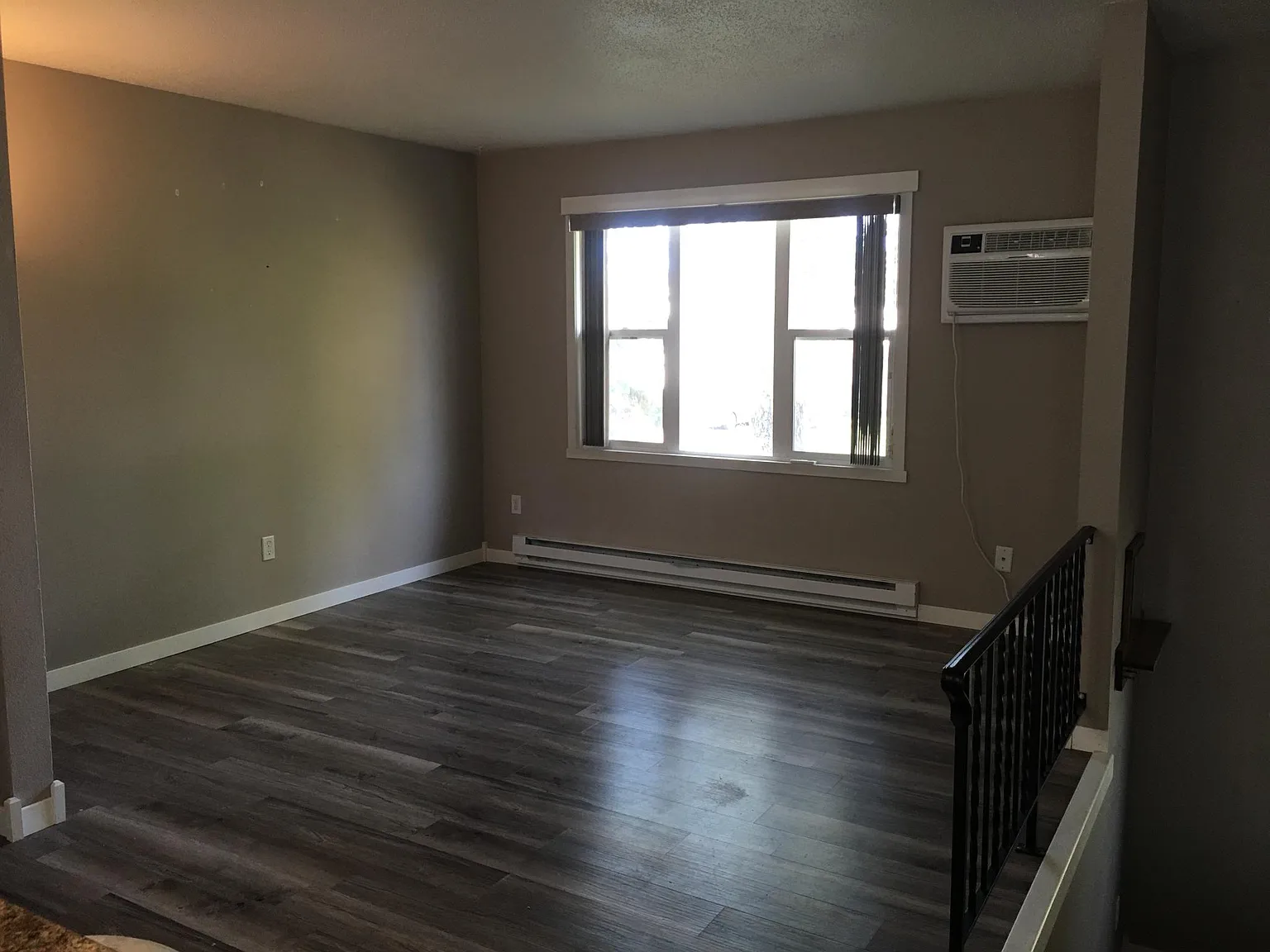 4 bed, 1600 sqft, $1,600 — Photo 2