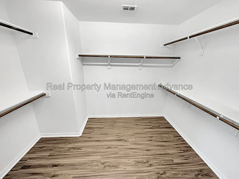 235 Burnett Dr — Photo 14