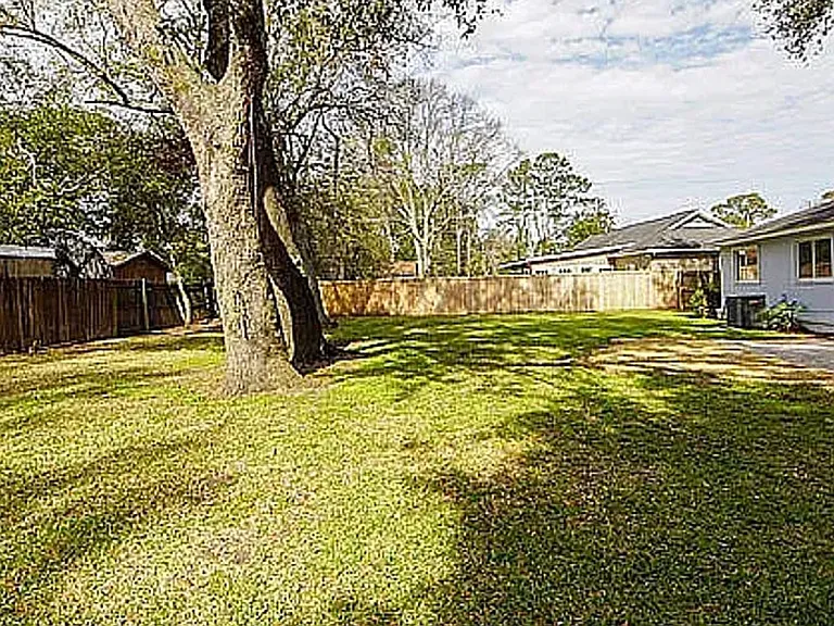 1213 Chicorie Way — Photo 4