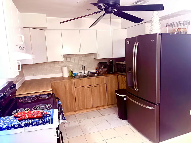 171 SE 28th Ave — Photo 3