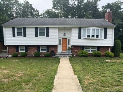 16 Oak Hill Dr, East Haven, CT, 06513