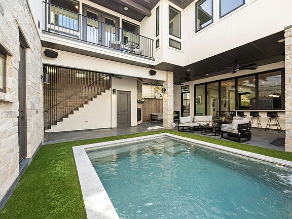 5th image of 424 Redan St