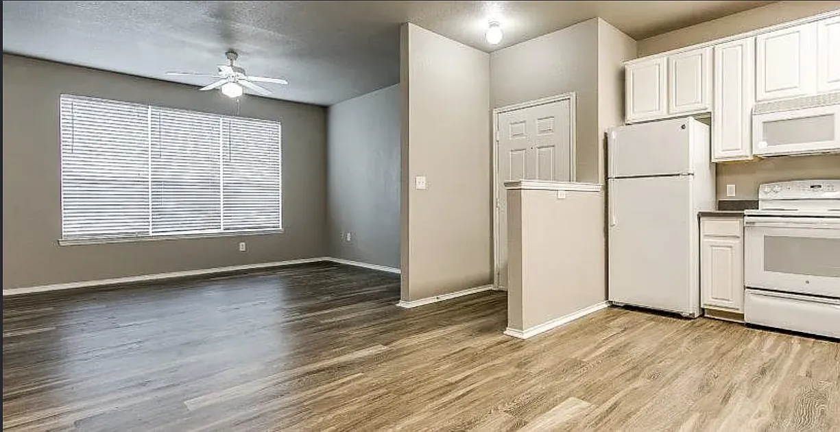 Townview Apartments — Photo 3