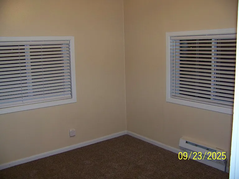 280 W B St — Photo 6