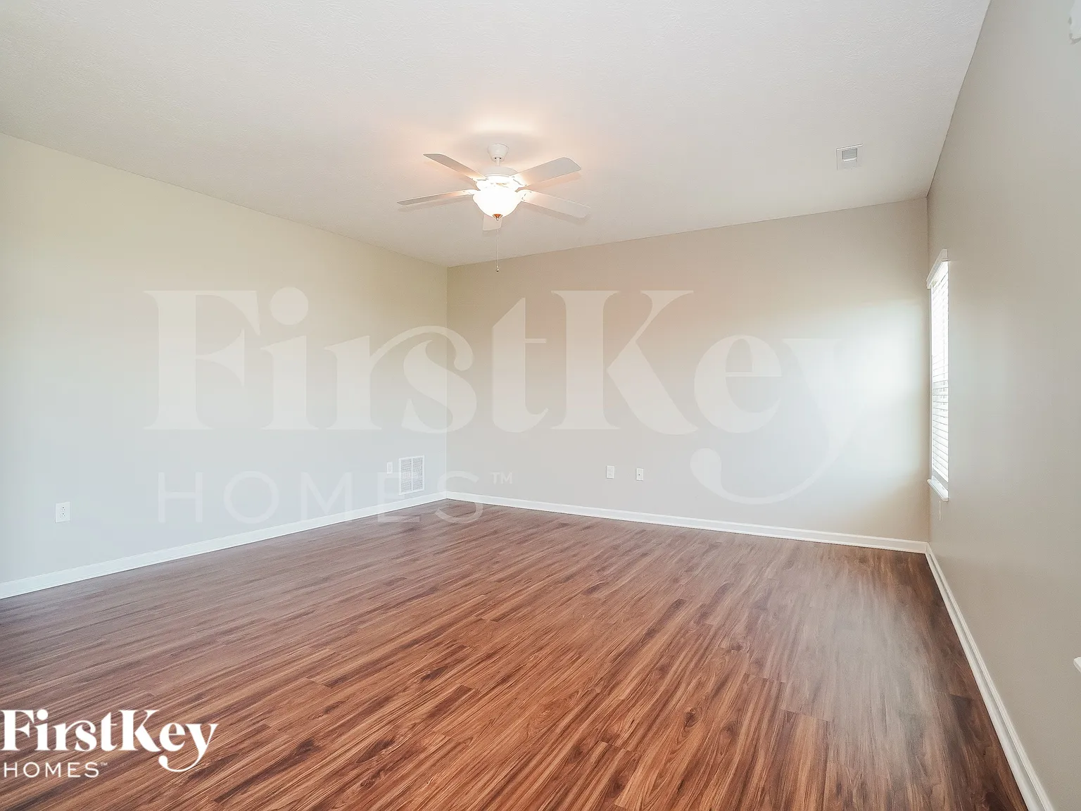 3 bed, 3.0 bath, 2560 sqft, $3,020 — Photo 2
