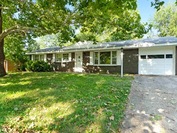 1733 Vaughn Dr, Manhattan, KS 66502