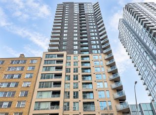 40 Nepean St #2007, Ottawa, ON K2P0X5
