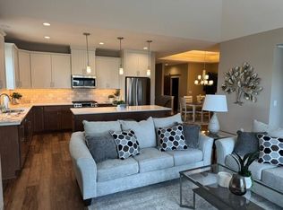 1596 Weston Ridge Rd, Oconomowoc, WI 53066