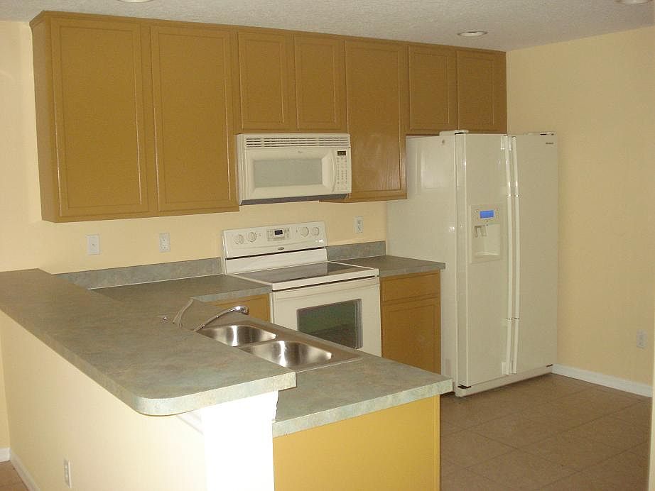 2nd image of 3383 Caruso Pl