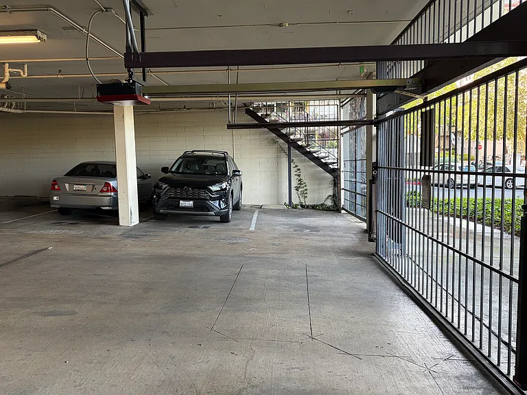 151 Lakeside Dr #110 — Photo 25