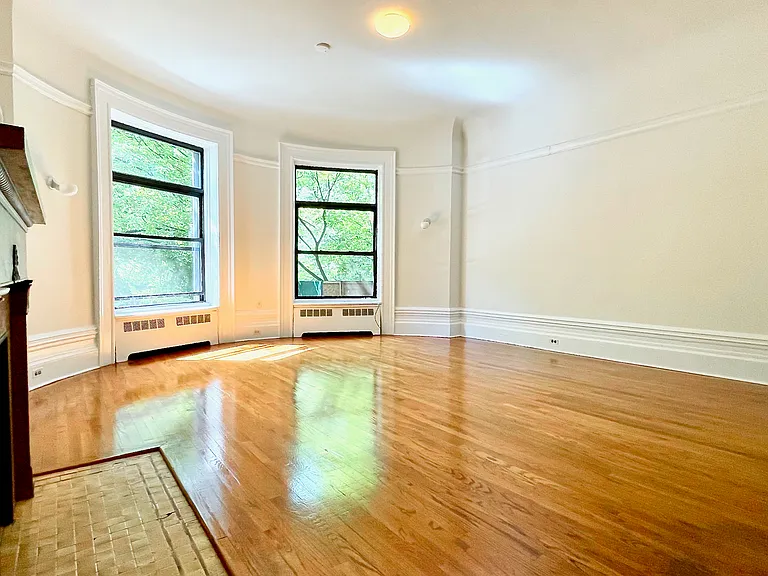 84 Riverside Dr #2F — Photo 4