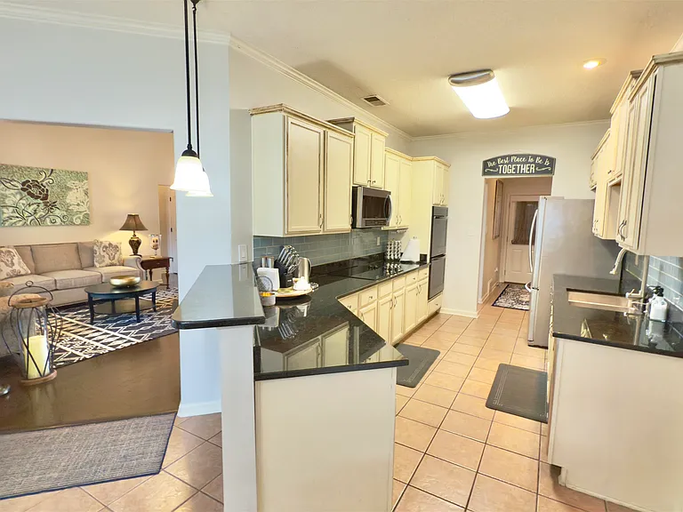 11215 Carston Cv — Photo 8