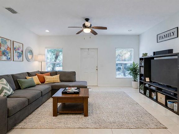 3rd image of 216 Deepcove Rd