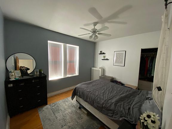 3rd image of 2839 N Sawyer Ave APT 3S