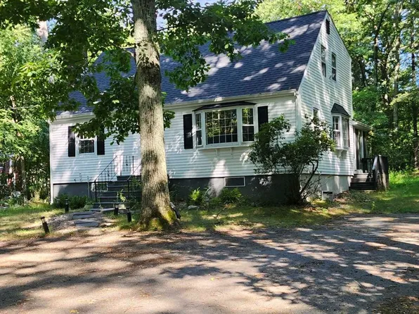 115 Middlesex St, Millis, MA 02054